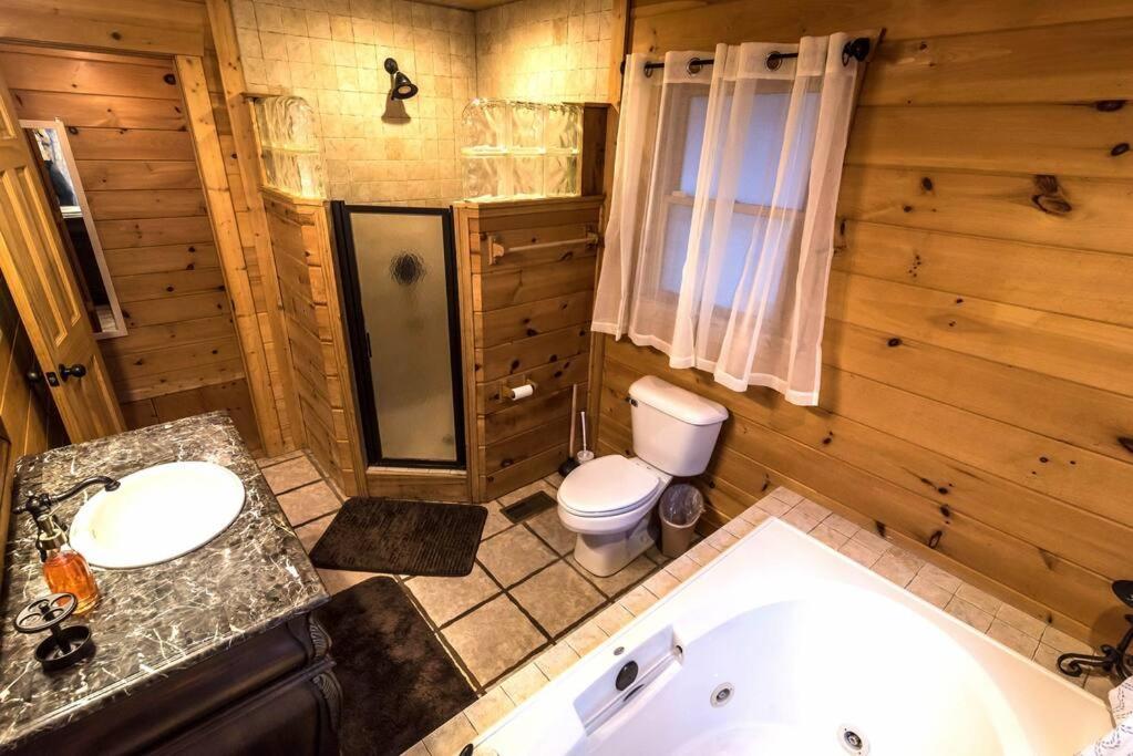 Private Creekside Cabin+Hot Tub,Pool Table, & Pets Ellijay Exteriör bild