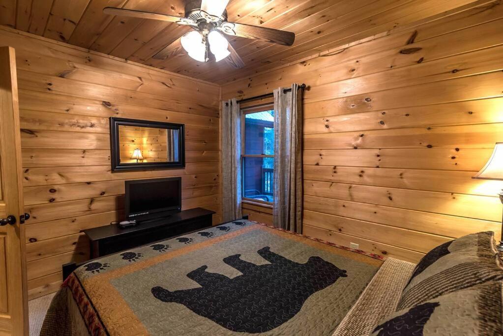 Private Creekside Cabin+Hot Tub,Pool Table, & Pets Ellijay Exteriör bild