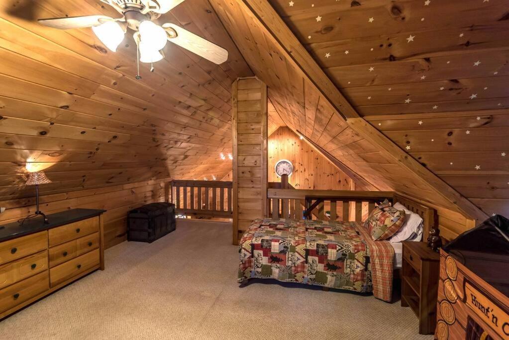 Private Creekside Cabin+Hot Tub,Pool Table, & Pets Ellijay Exteriör bild