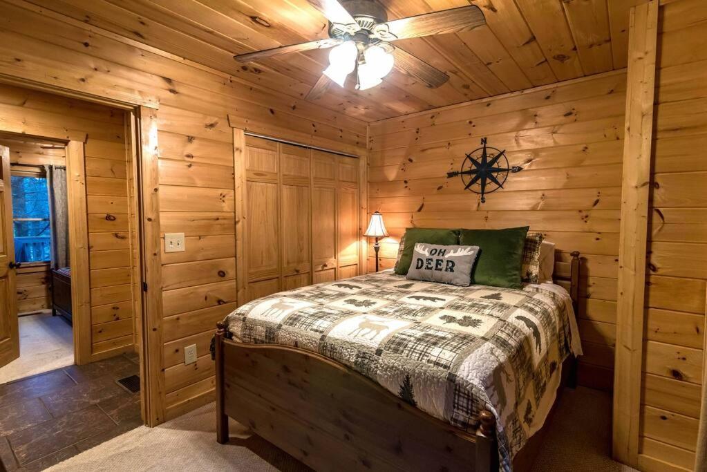 Private Creekside Cabin+Hot Tub,Pool Table, & Pets Ellijay Exteriör bild