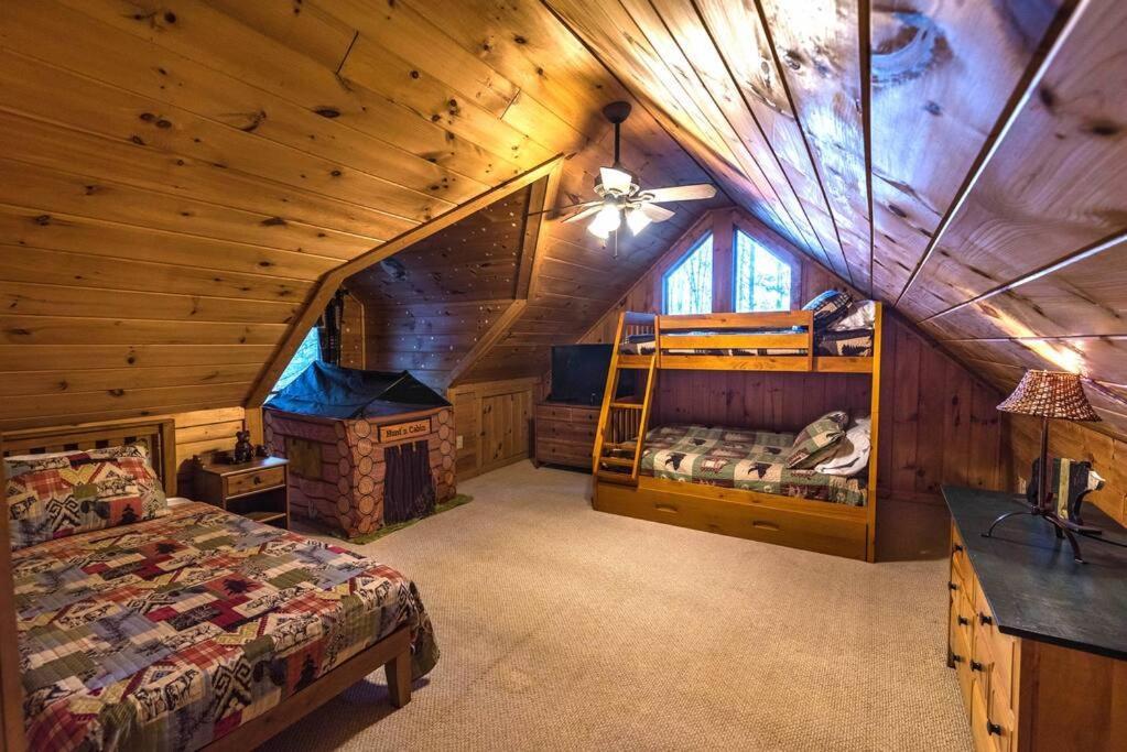 Private Creekside Cabin+Hot Tub,Pool Table, & Pets Ellijay Exteriör bild