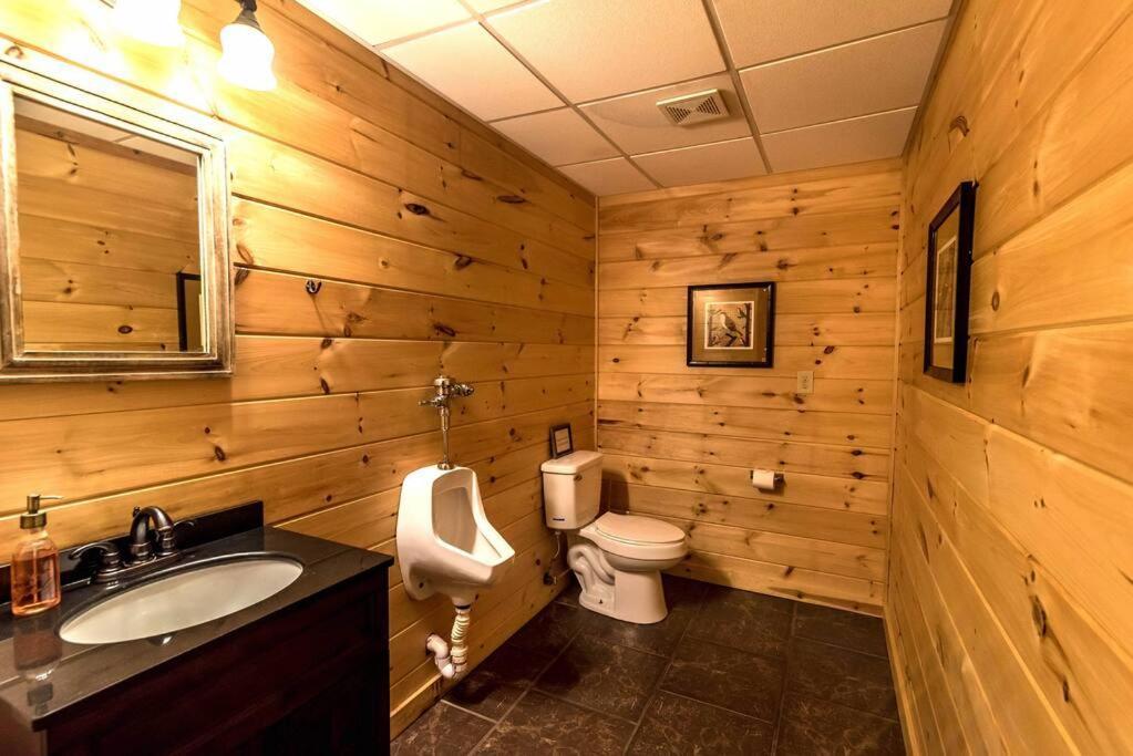 Private Creekside Cabin+Hot Tub,Pool Table, & Pets Ellijay Exteriör bild