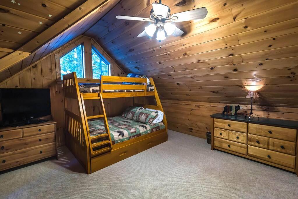 Private Creekside Cabin+Hot Tub,Pool Table, & Pets Ellijay Exteriör bild