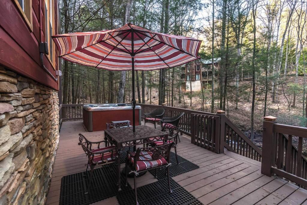 Private Creekside Cabin+Hot Tub,Pool Table, & Pets Ellijay Exteriör bild
