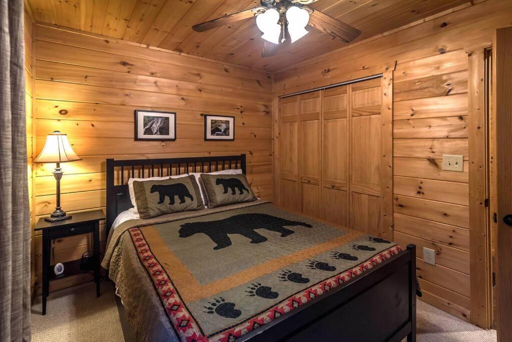 Private Creekside Cabin+Hot Tub,Pool Table, & Pets Ellijay Exteriör bild
