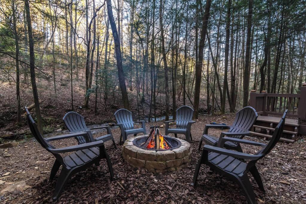 Private Creekside Cabin+Hot Tub,Pool Table, & Pets Ellijay Exteriör bild